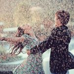 11 activitati relaxante pe care le poti face cu partenerul tau intr-o zi ploioasa